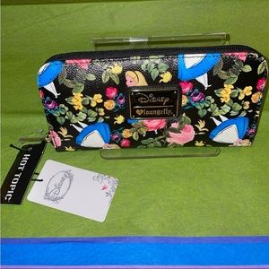 ❤️ OG Heart Logo Exclusive Loungefly Disney Alice in Wonderland Floral Wallet